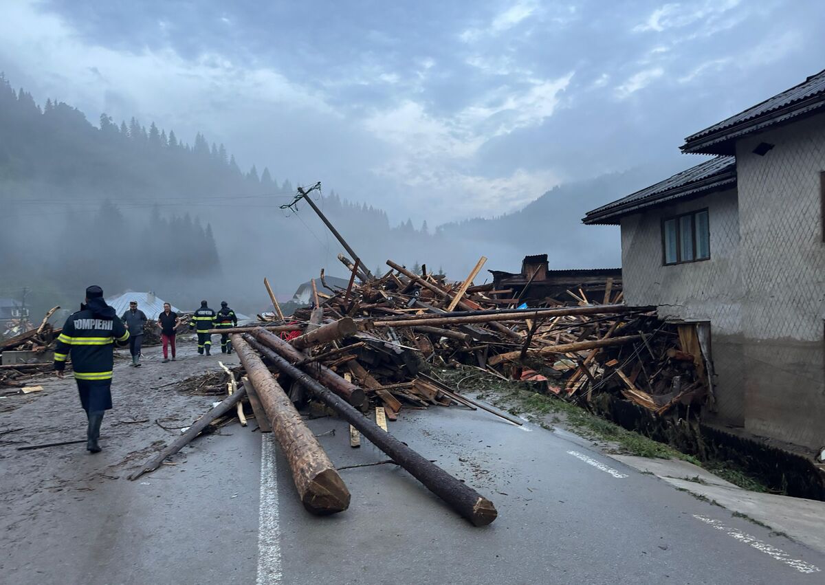 romania struck floods, three dead